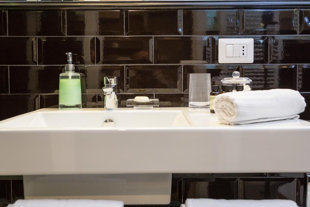 App Condotti Luxury Apartment In Rzym Zewnętrze zdjęcie